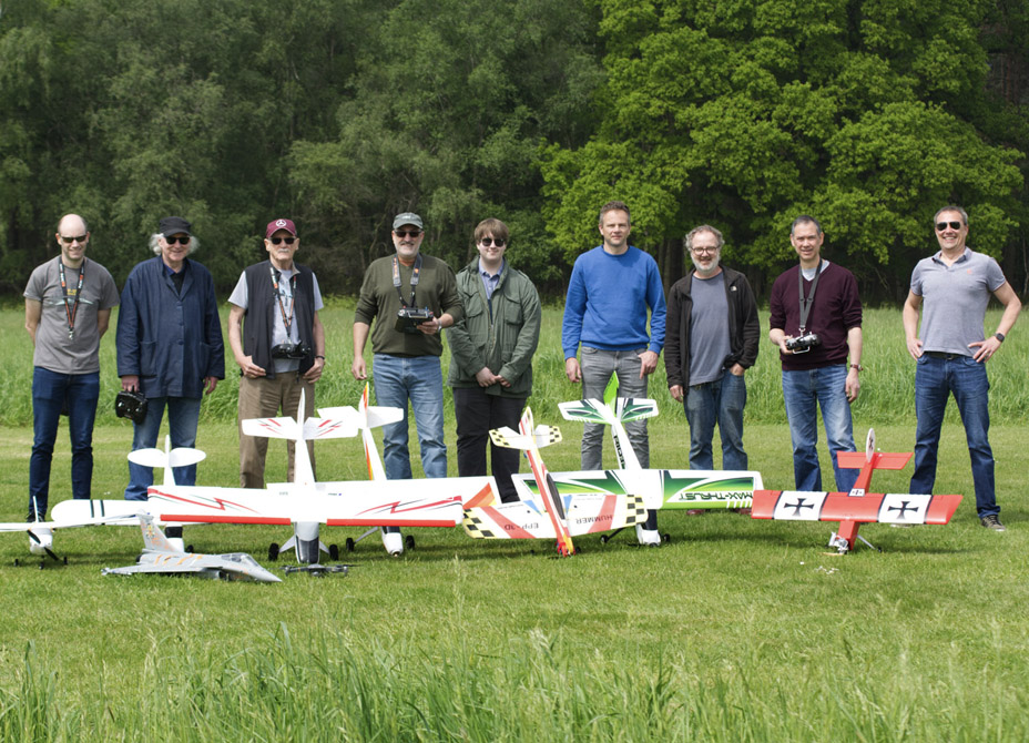 club_members_group_image